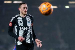 TA：利兹联总价1200万镑报价朗斯塔夫，纽卡尚未回复