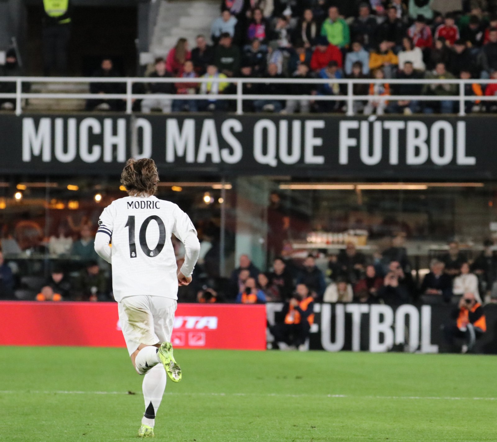 😥西媒：皇马为了加速培养年轻球员，最终选择不与魔笛续约